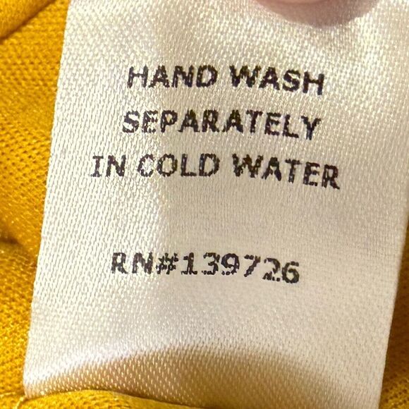 Honey Punch Deep Plunge Neck Flutter Sleeve Lace Romper Mustard Gold Size Medium - Picture 11 of 11